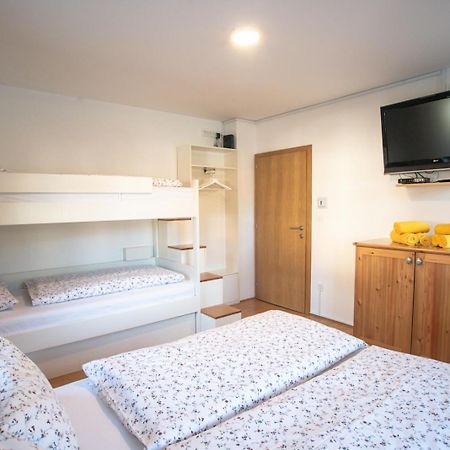Pritlicni Apartma Hribovc Z Atrijem Кранська Гора Екстер'єр фото