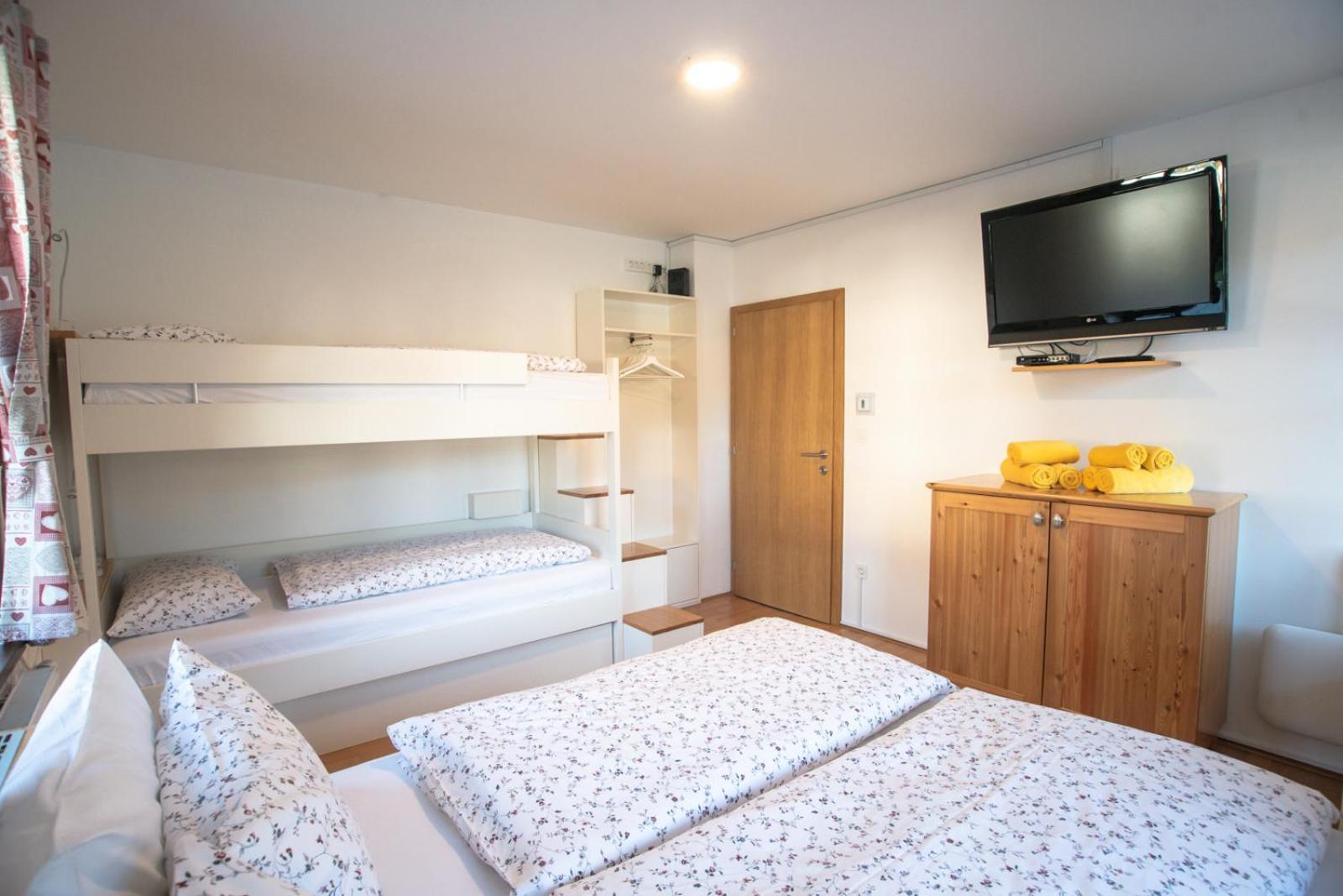 Pritlicni Apartma Hribovc Z Atrijem Кранська Гора Екстер'єр фото